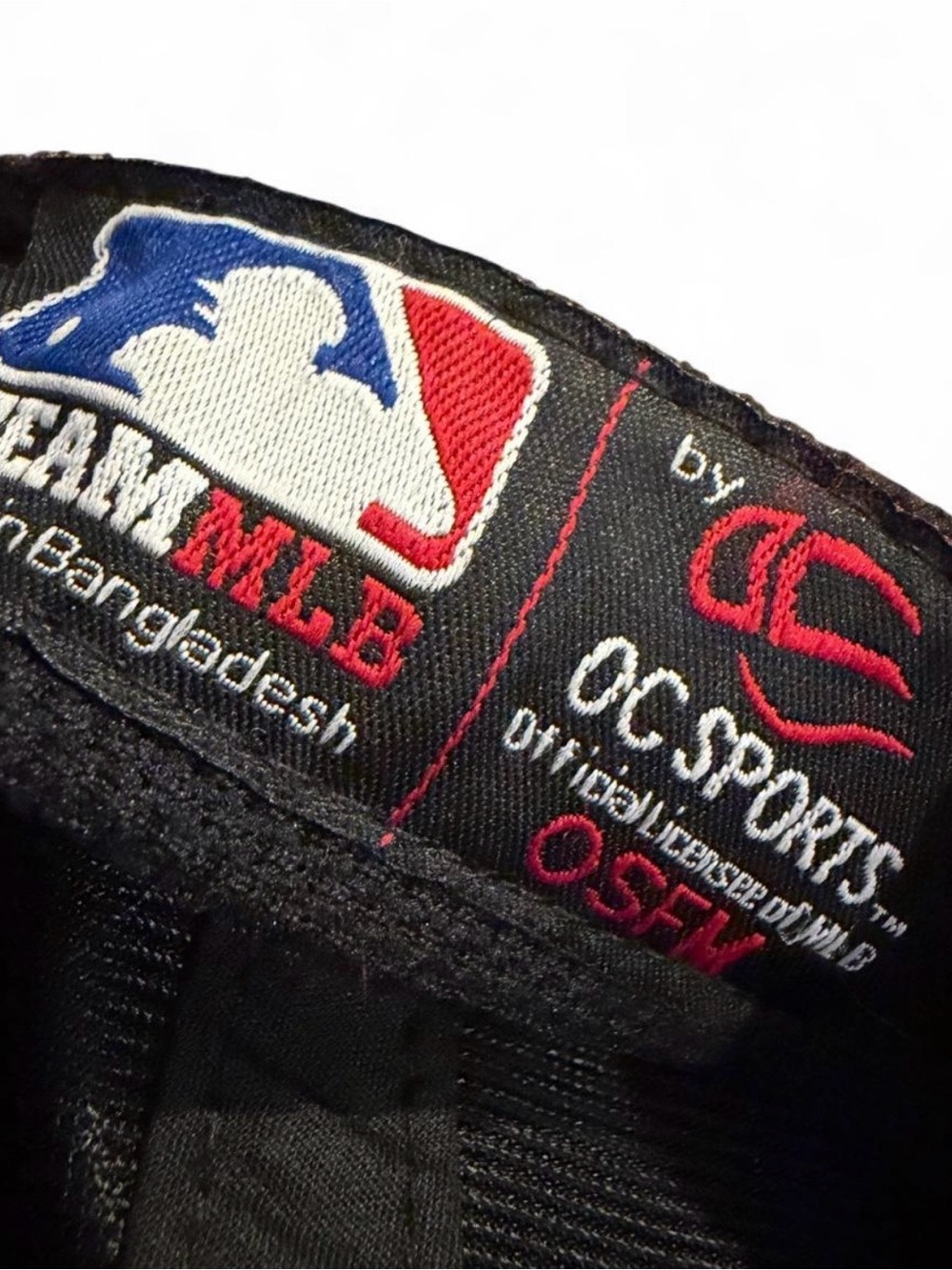 MLB Classic Boston Red Sox navy blue cap with red 'B' logo - Picture 6 of 8